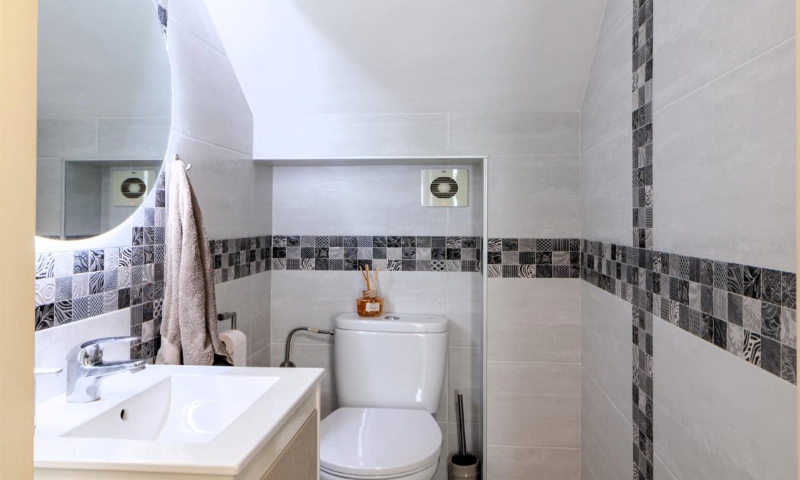 Resale - Villa -
Orihuela Costa - Los Almendros-la Florida