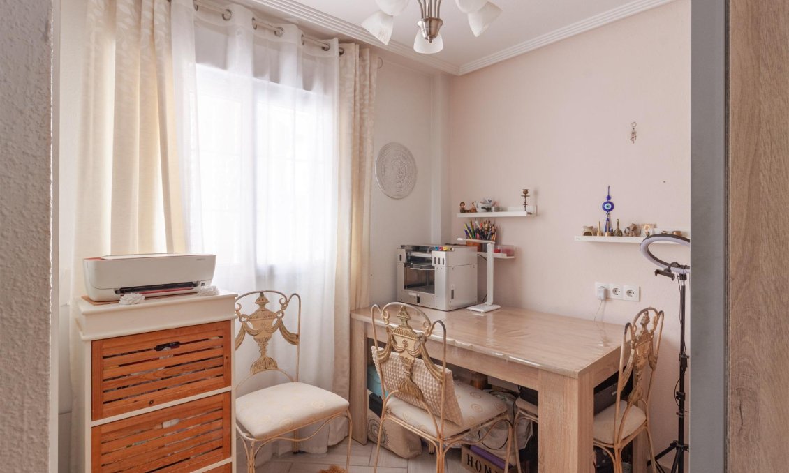 Resale - Villa -
Orihuela Costa - Los Almendros-la Florida