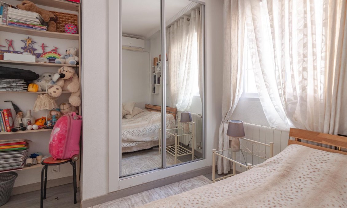 Resale - Villa -
Orihuela Costa - Los Almendros-la Florida