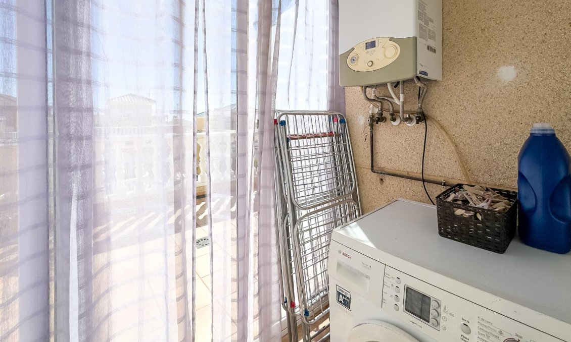 Resale - Villa -
Orihuela Costa - Los Almendros-la Florida