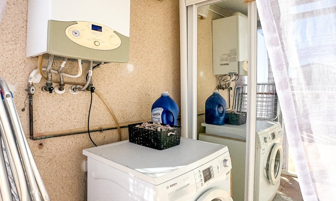 Resale - Villa -
Orihuela Costa - Los Almendros-la Florida