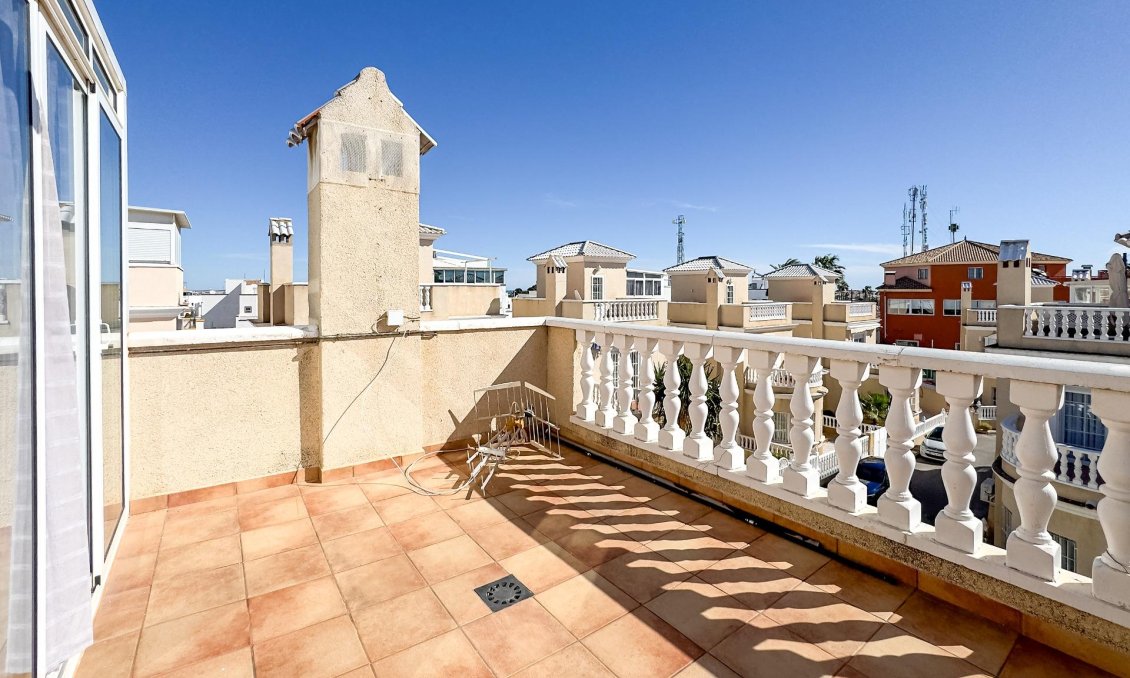 Resale - Villa -
Orihuela Costa - Los Almendros-la Florida