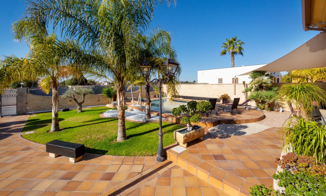 Wiederverkauf - Villa -
San Vicente del Raspeig - Inland