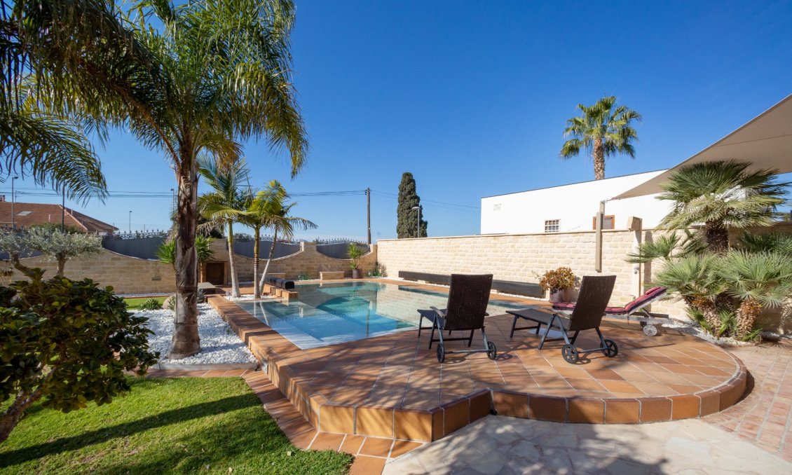 Wiederverkauf - Villa -
San Vicente del Raspeig - Inland