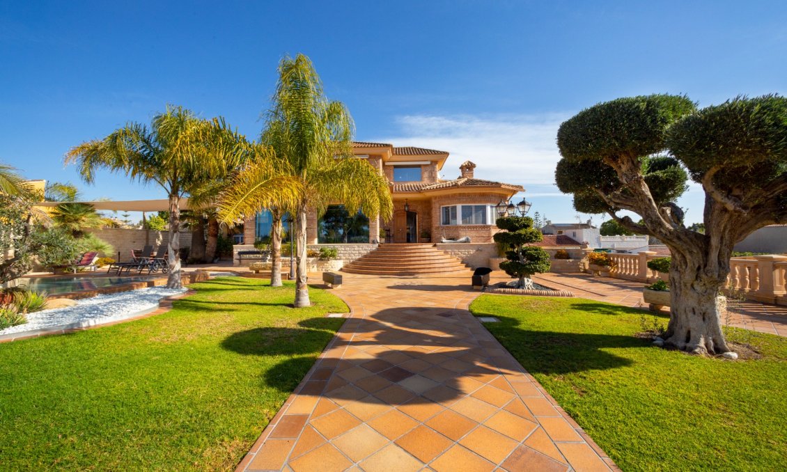 Wiederverkauf - Villa -
San Vicente del Raspeig - Inland