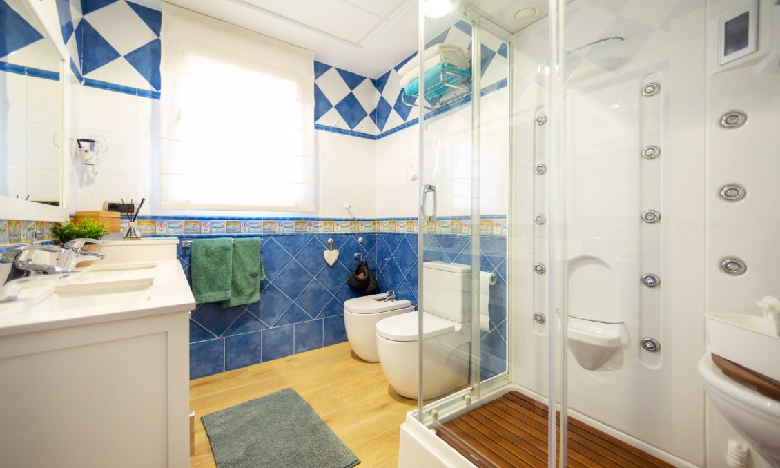 Wiederverkauf - Villa -
San Vicente del Raspeig - Inland