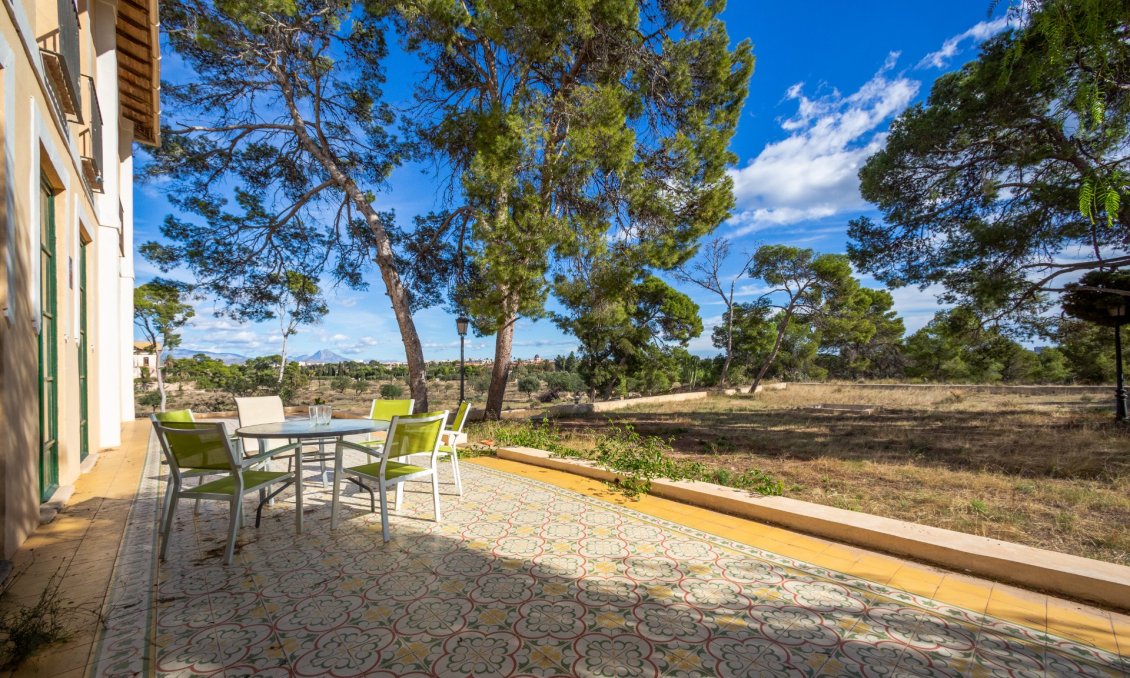 Resale - Villa -
Alicante - Costa Blanca