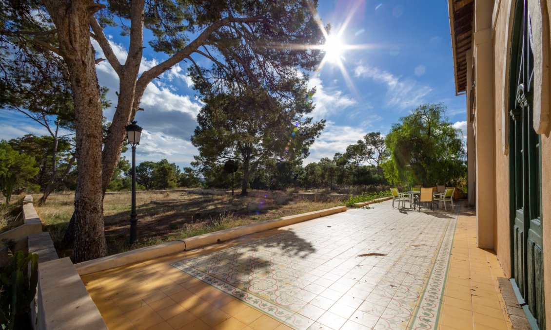 Resale - Villa -
Alicante - Costa Blanca