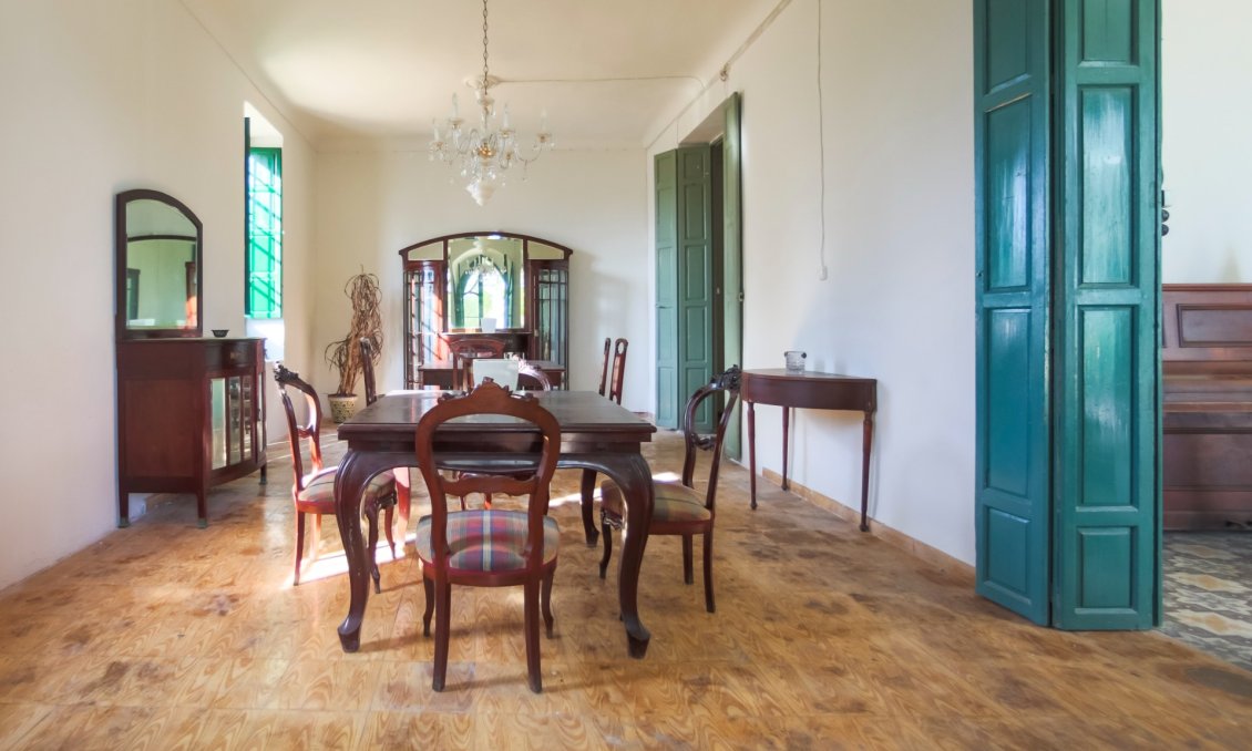 Resale - Villa -
Alicante - Costa Blanca