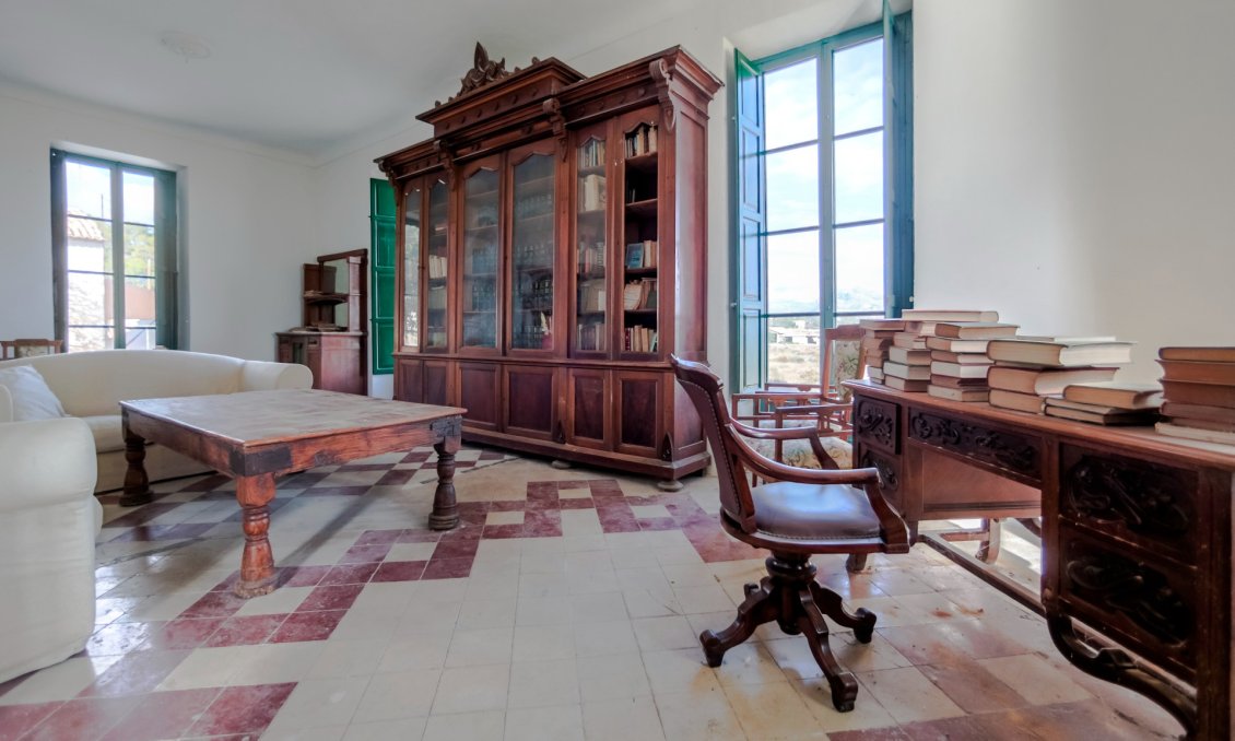 Resale - Villa -
Alicante - Costa Blanca