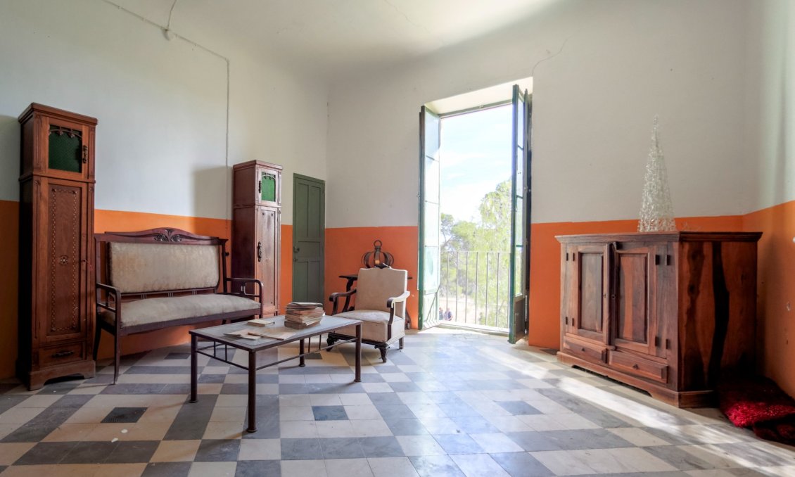 Resale - Villa -
Alicante - Costa Blanca