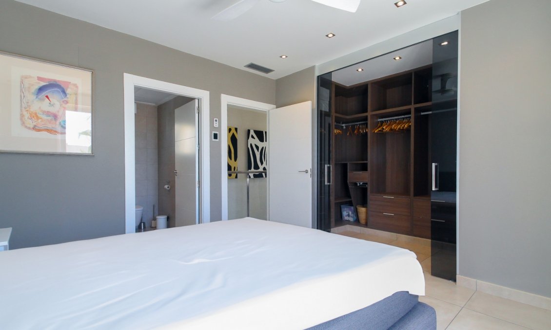 Revânzare - Vilă -
Torrevieja - Costa Blanca