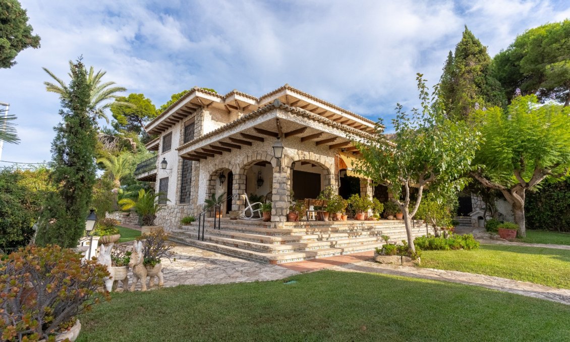 Resale - Villa -
Alicante - Costa Blanca