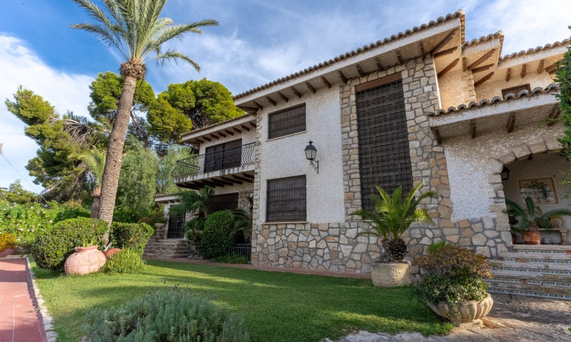 Resale - Villa -
Alicante - Costa Blanca