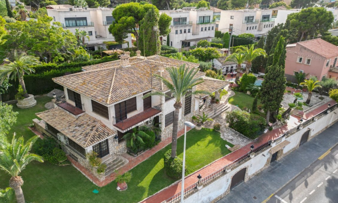 Resale - Villa -
Alicante - Costa Blanca