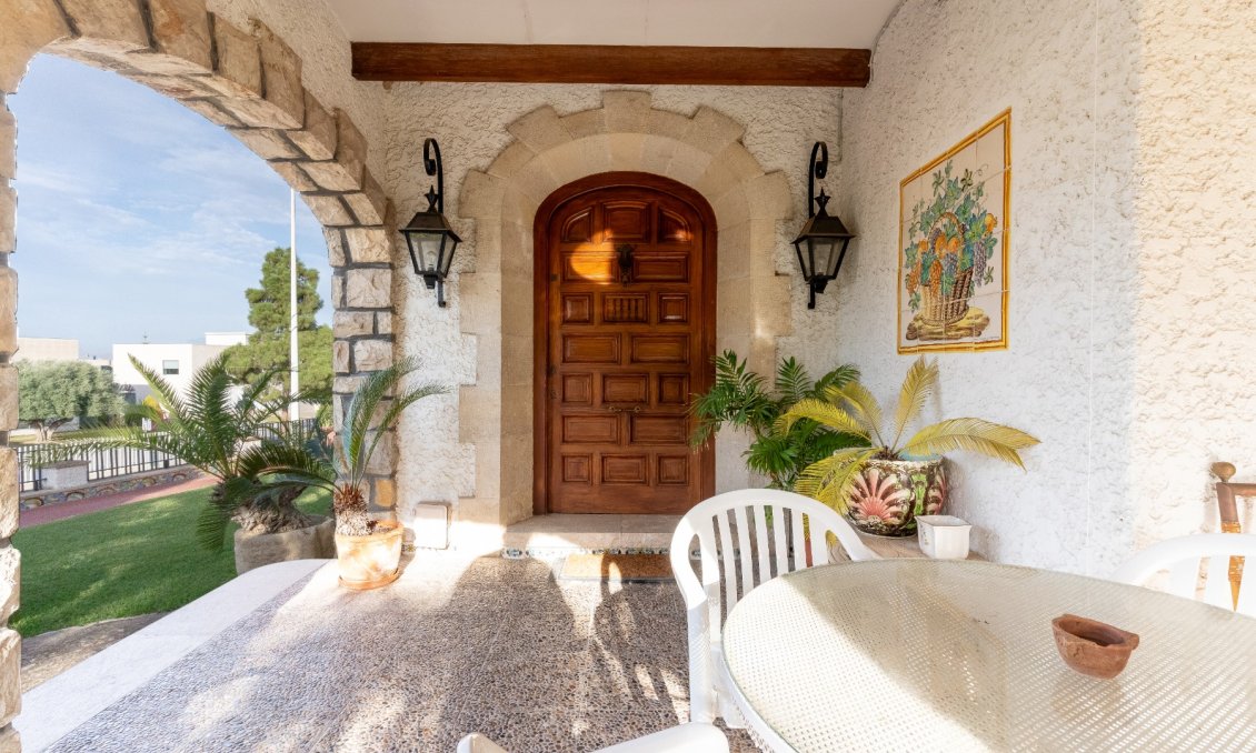 Resale - Villa -
Alicante - Costa Blanca