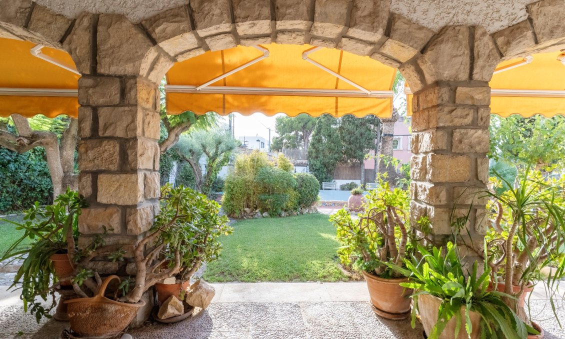 Resale - Villa -
Alicante - Costa Blanca