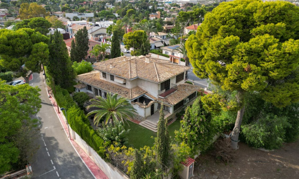 Resale - Villa -
Alicante - Costa Blanca