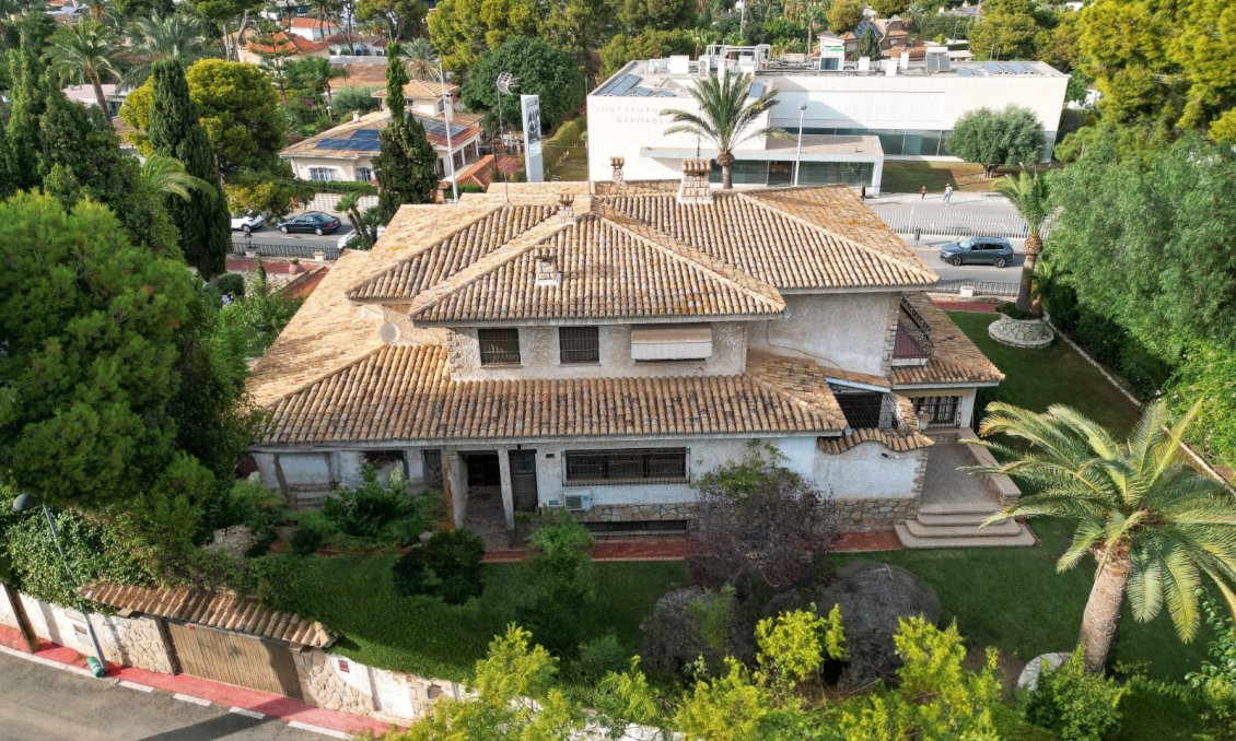 Resale - Villa -
Alicante - Costa Blanca