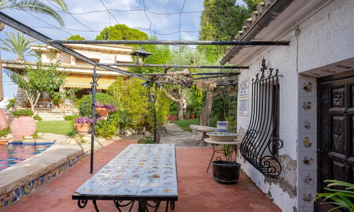 Resale - Villa -
Alicante - Costa Blanca