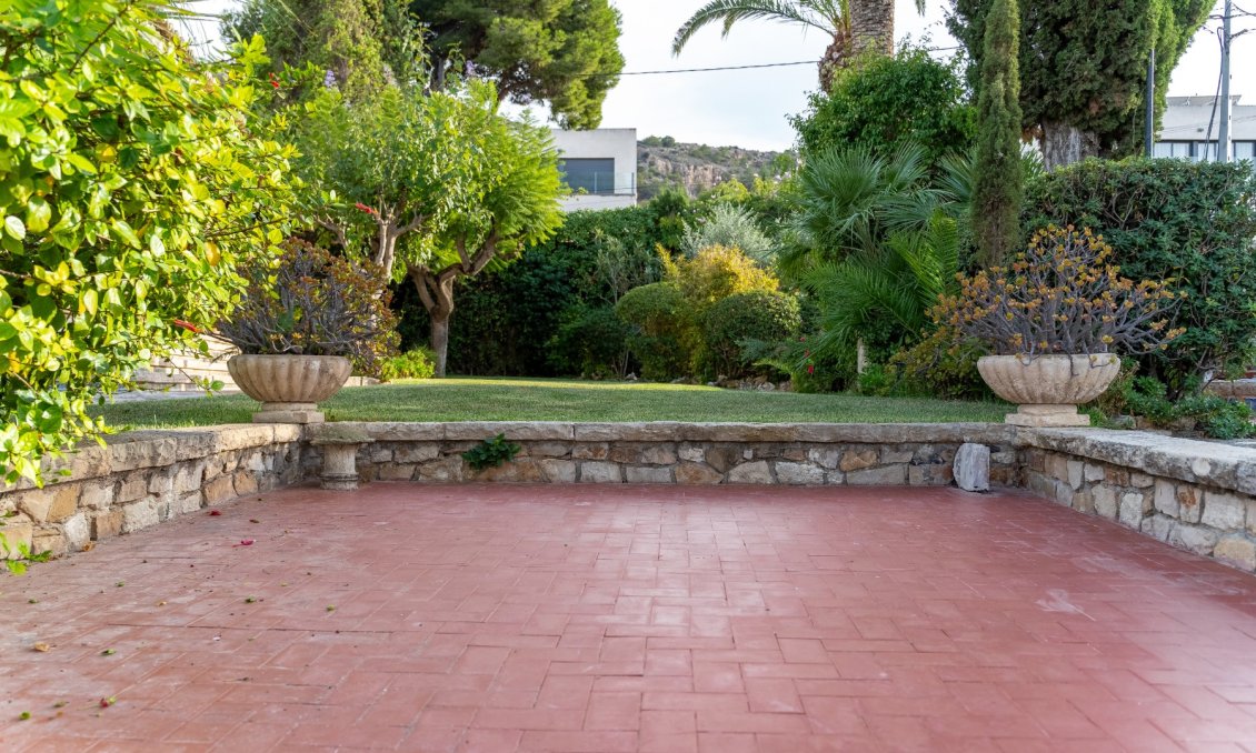 Resale - Villa -
Alicante - Costa Blanca