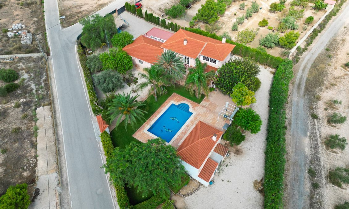 Wiederverkauf - Villa -
San Vicente del Raspeig - Inland