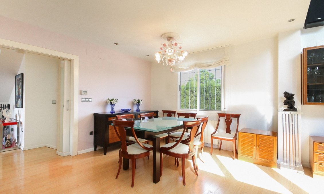 Wiederverkauf - Villa -
San Vicente del Raspeig - Inland