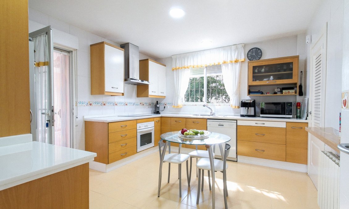 Wiederverkauf - Villa -
San Vicente del Raspeig - Inland