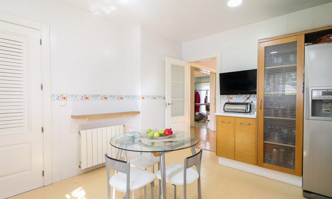 Wiederverkauf - Villa -
San Vicente del Raspeig - Inland