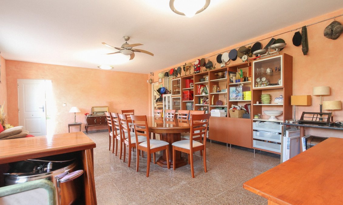 Wiederverkauf - Villa -
San Vicente del Raspeig - Inland