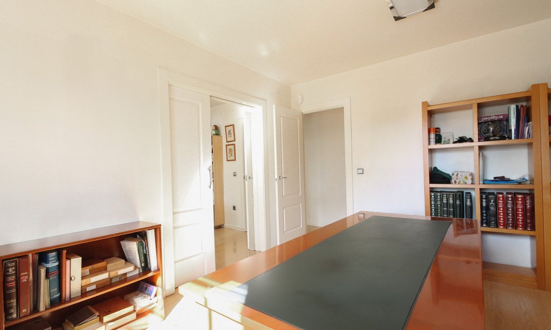 Wiederverkauf - Villa -
San Vicente del Raspeig - Inland