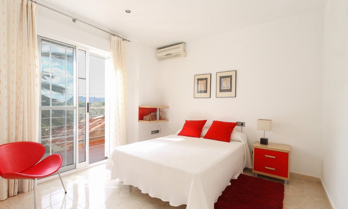 Wiederverkauf - Villa -
San Vicente del Raspeig - Inland