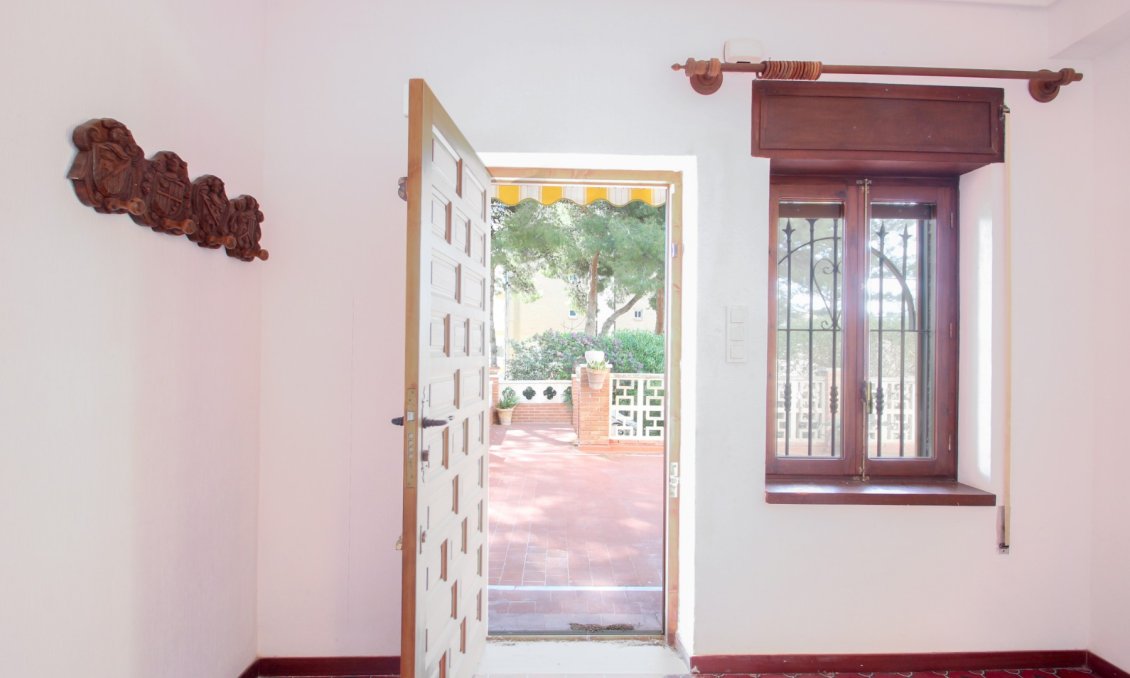 Revente - Villa -
El Campello - Costa Blanca