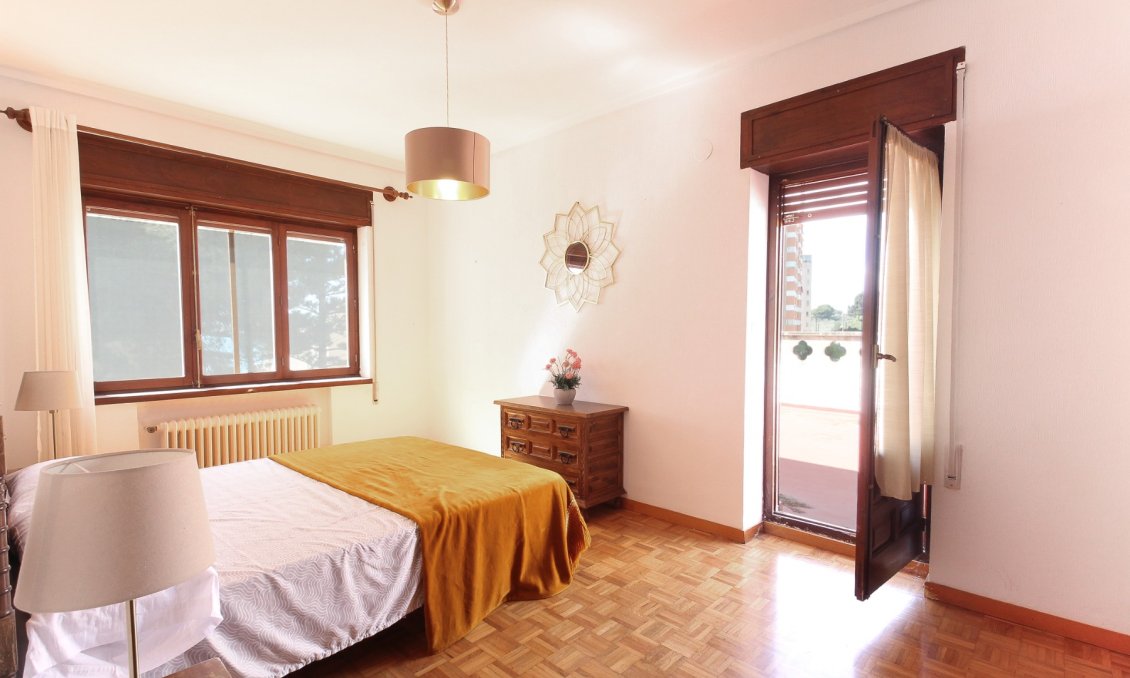 Revente - Villa -
El Campello - Costa Blanca