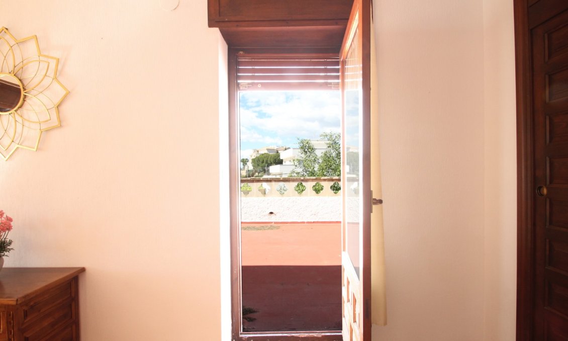 Revente - Villa -
El Campello - Costa Blanca