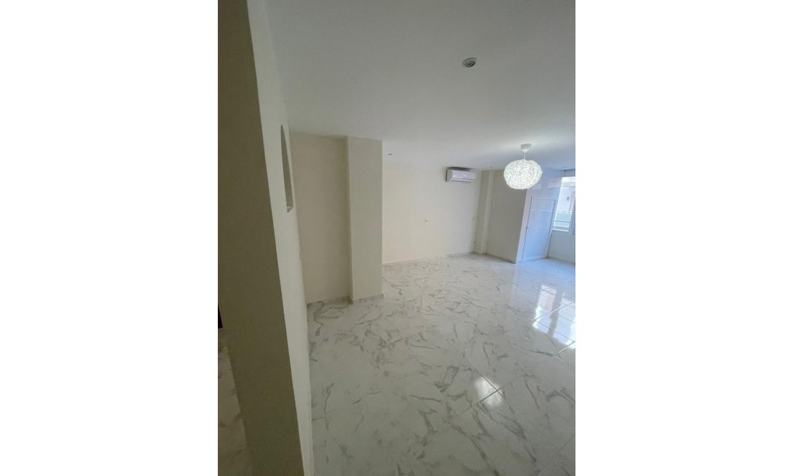 Resale - Apartment -
Torrevieja - Costa Blanca