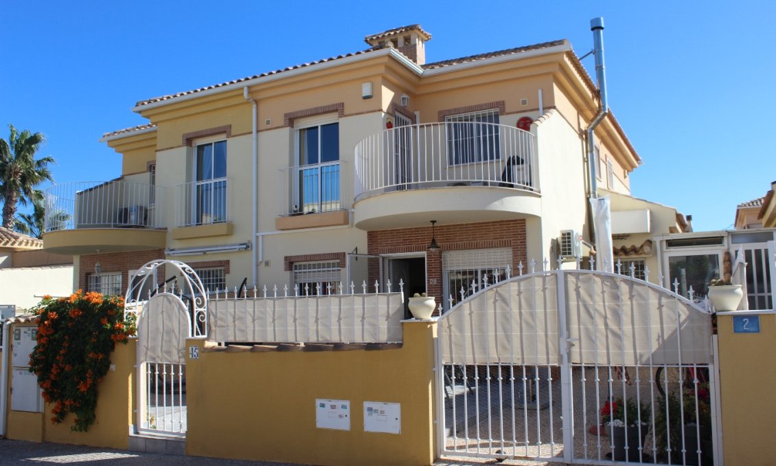 Wiederverkauf - Villa -
Villamartin - Costa Blanca