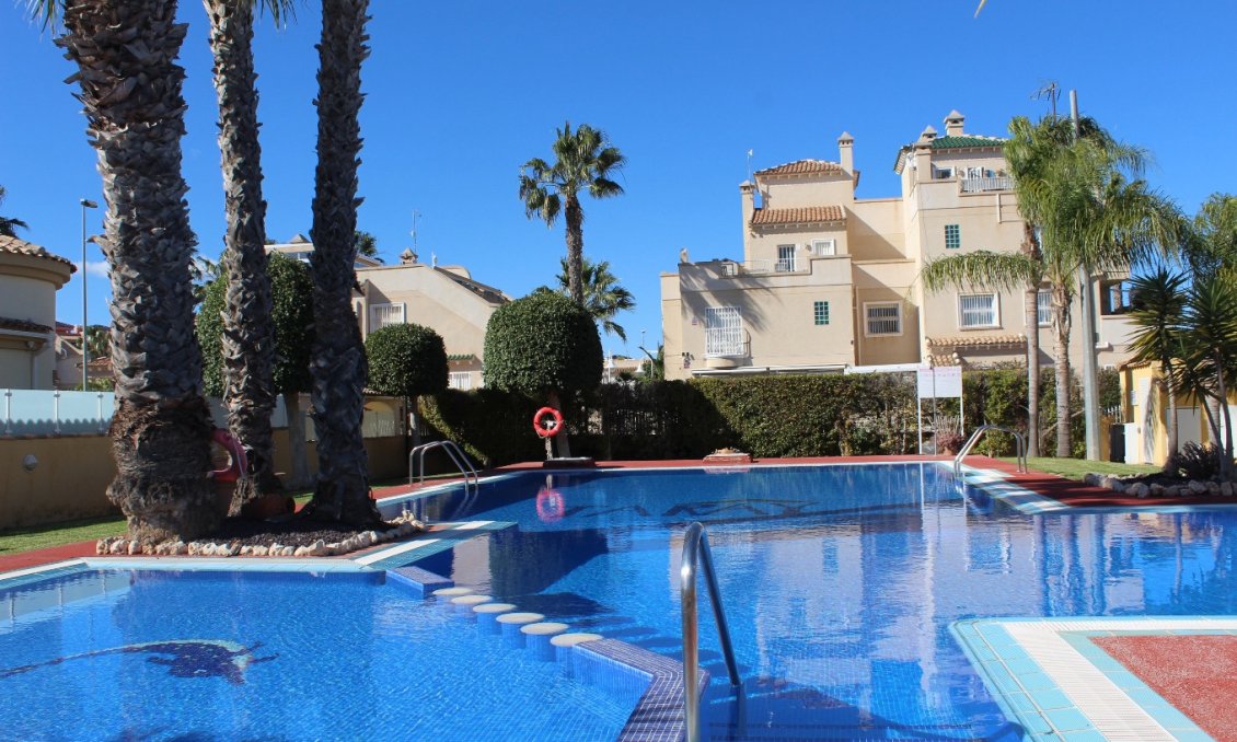 Wiederverkauf - Villa -
Villamartin - Costa Blanca