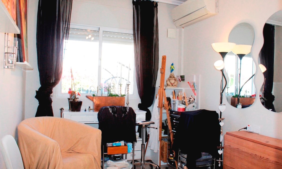 Wiederverkauf - Villa -
Villamartin - Costa Blanca