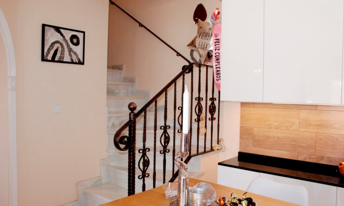 Wiederverkauf - Villa -
Villamartin - Costa Blanca