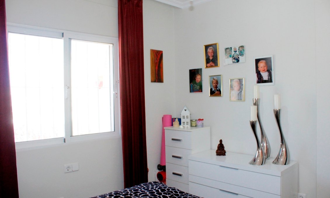 Wiederverkauf - Villa -
Villamartin - Costa Blanca