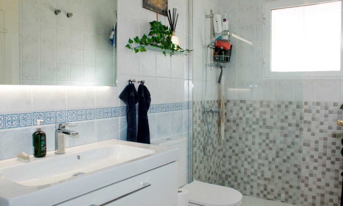 Wiederverkauf - Villa -
Villamartin - Costa Blanca