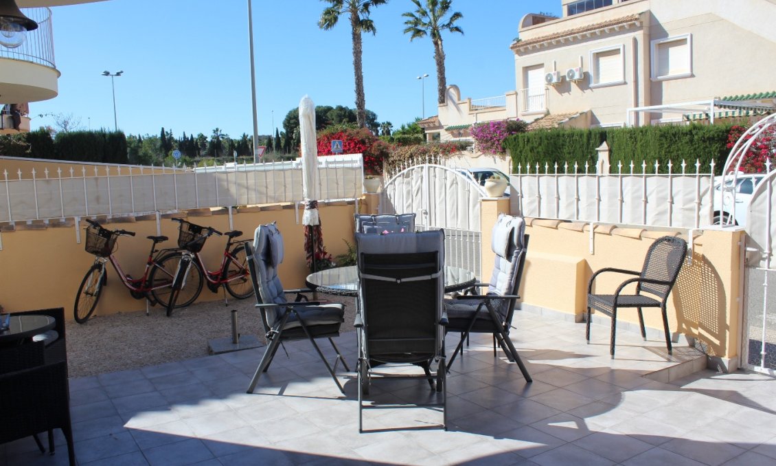 Wiederverkauf - Villa -
Villamartin - Costa Blanca
