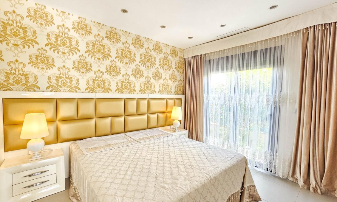 Használt Ingatlanok - Villa -
Rojales - Cuidad Quesada