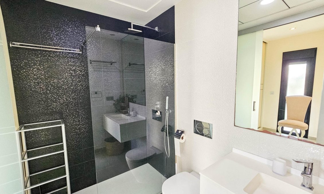 Használt Ingatlanok - Villa -
Rojales - Cuidad Quesada