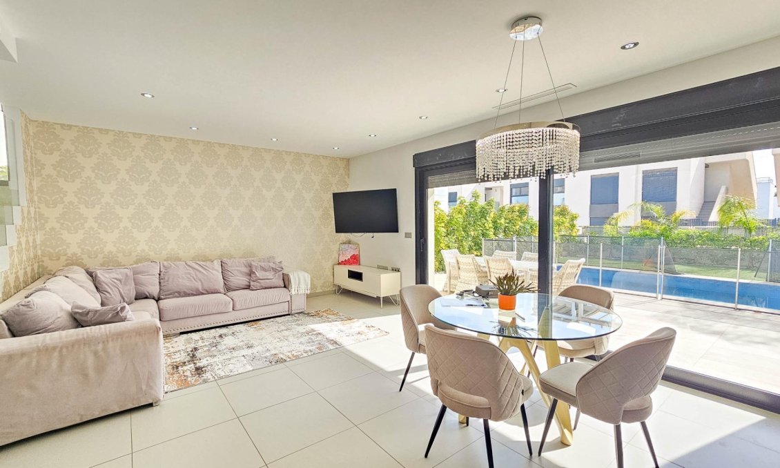 Használt Ingatlanok - Villa -
Rojales - Cuidad Quesada