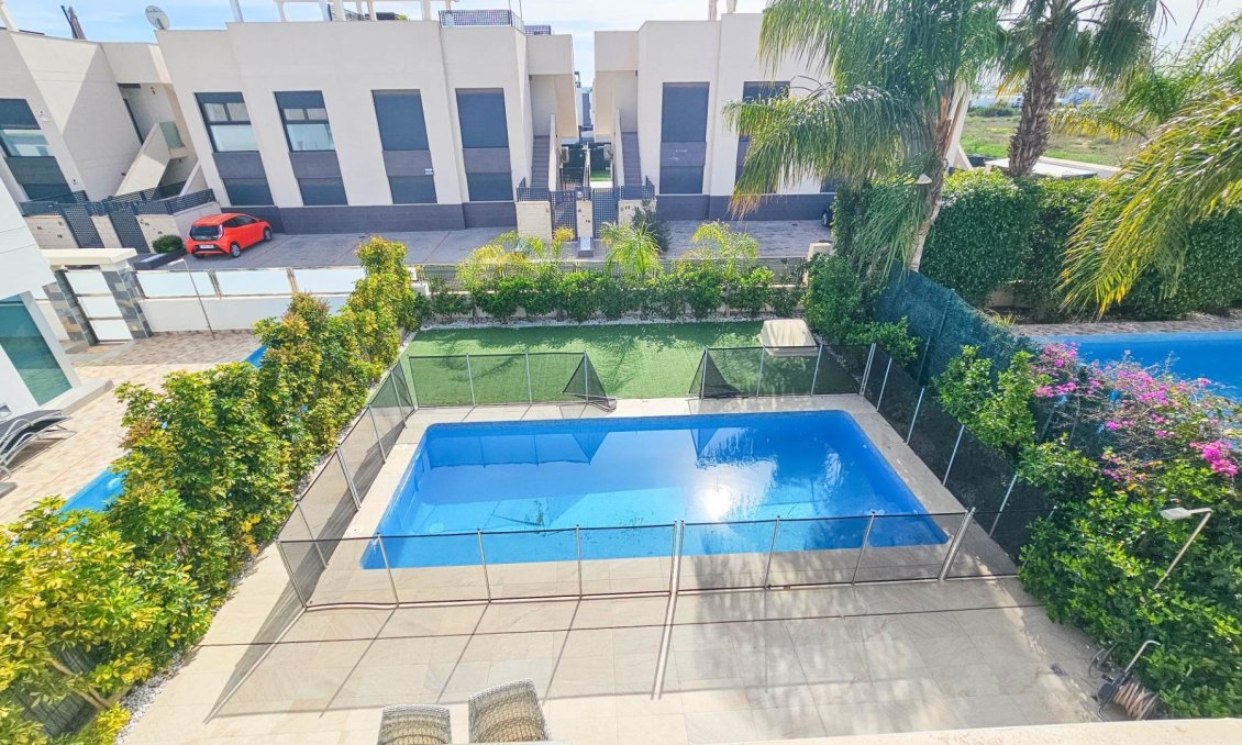 Használt Ingatlanok - Villa -
Rojales - Cuidad Quesada