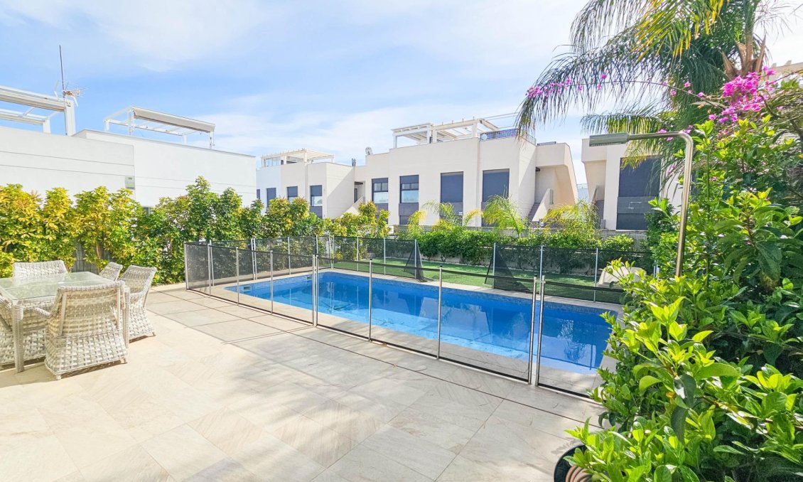 Használt Ingatlanok - Villa -
Rojales - Cuidad Quesada