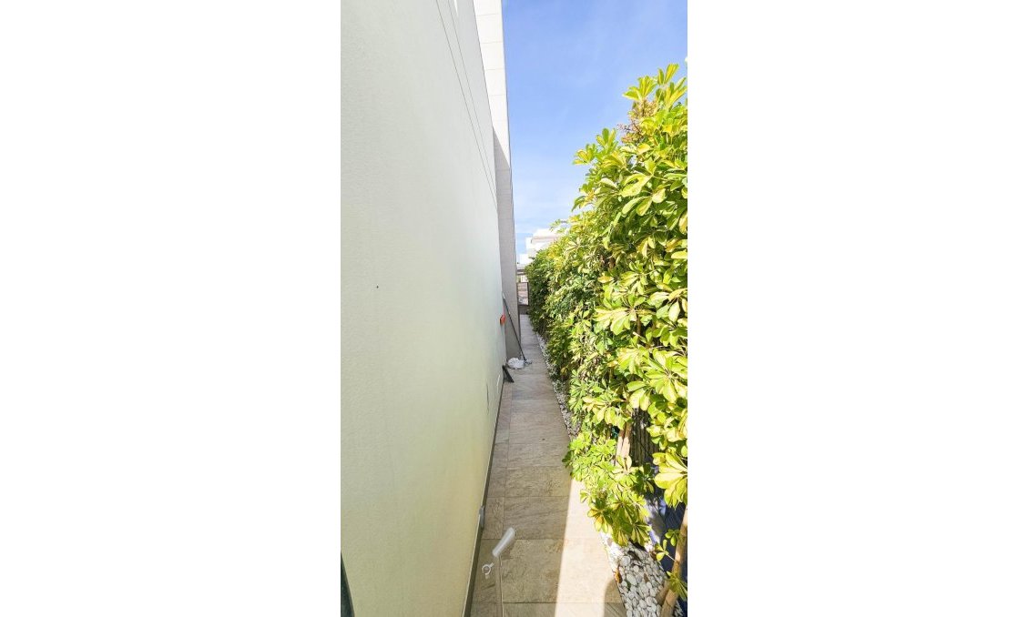 Használt Ingatlanok - Villa -
Rojales - Cuidad Quesada