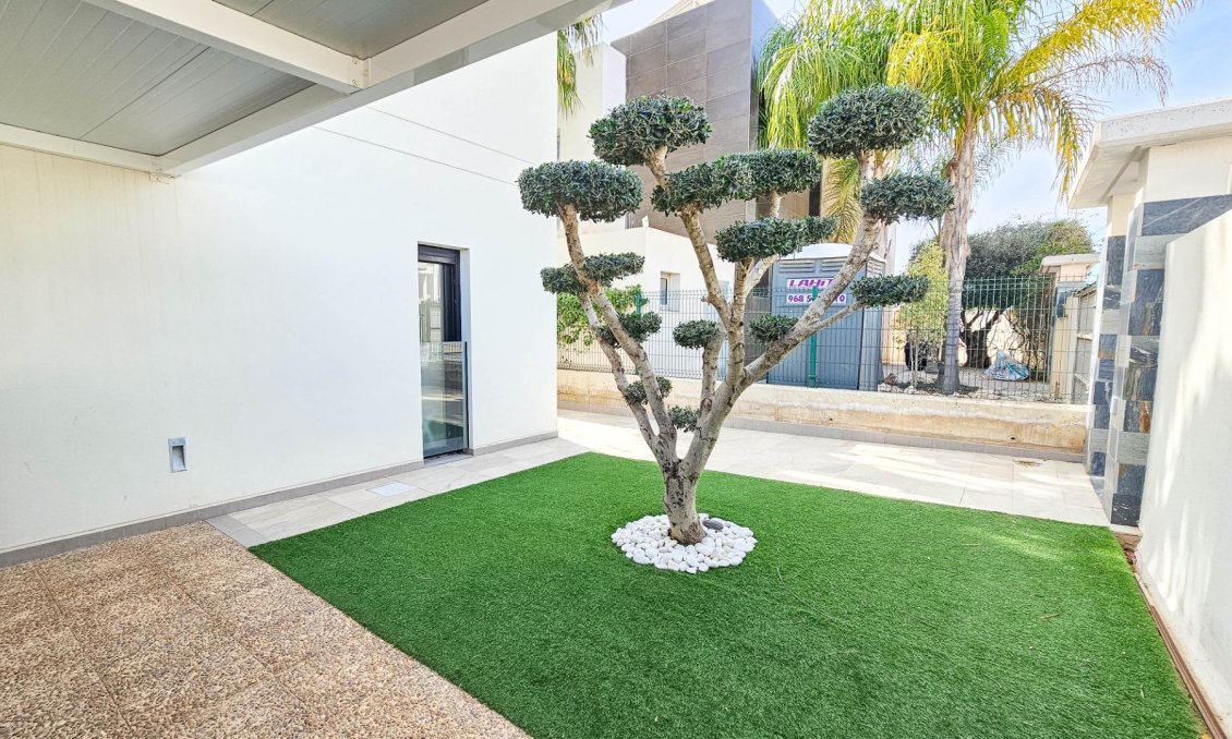 Használt Ingatlanok - Villa -
Rojales - Cuidad Quesada